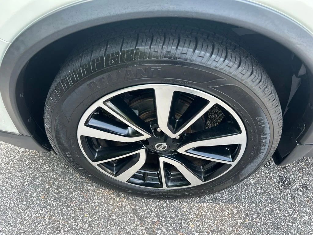 Used 2019 White Nissan SL image 13