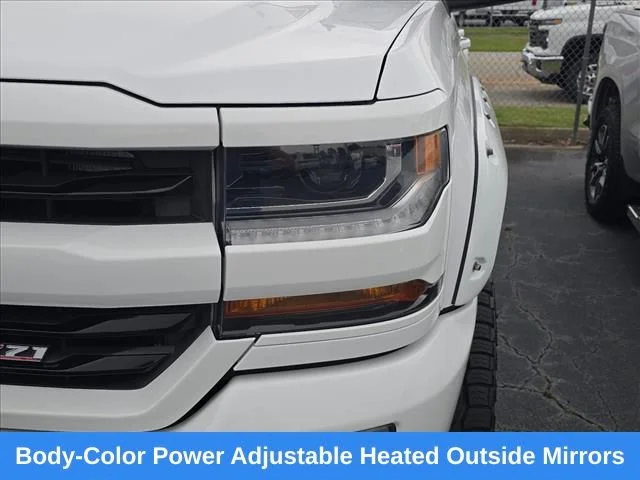 Used 2018 White Chevrolet LT image 28