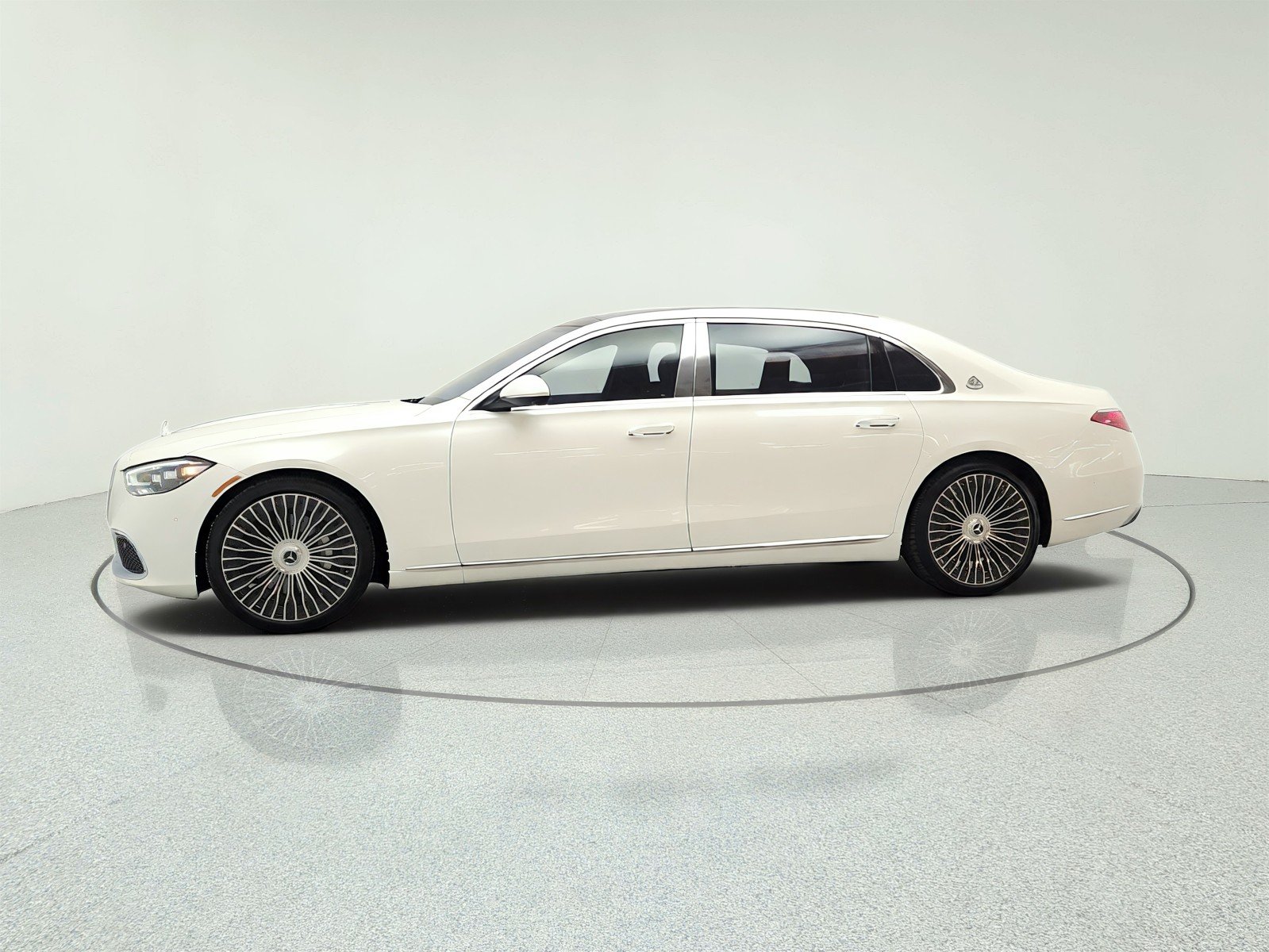 Certified Used 2022 MANUFAKTUR Diamond White Mercedes-Benz Maybach S 580 4MATIC® Sedan image 8