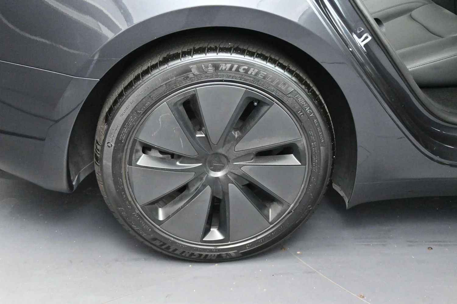 Used 2025 Black Tesla Long Range image 31