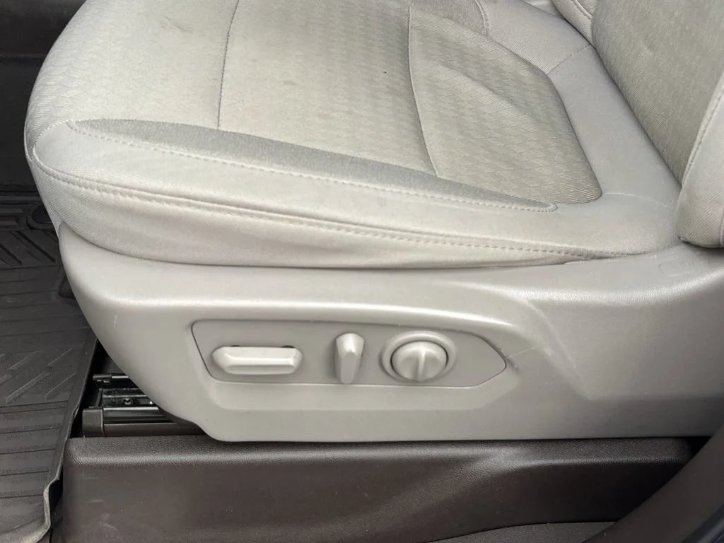 Used 2020 SUMMIT WHITE Chevrolet LT image 19
