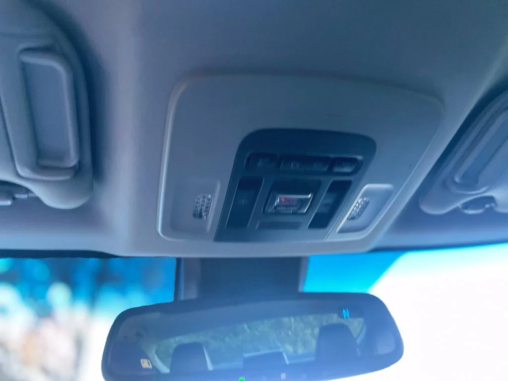 Used 2018 Aqua Toyota XSE V6 image 17