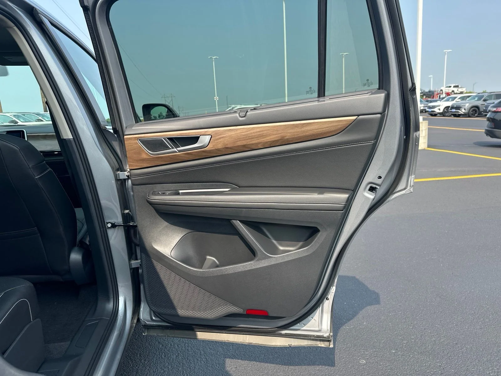 2026 Volkswagen Atlas SE w/Tech - Photo 39