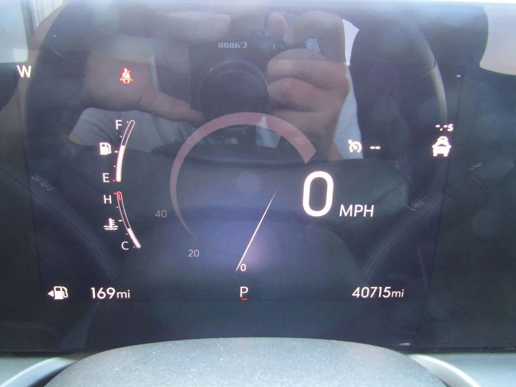Used 2025 White Buick Preferred image 21
