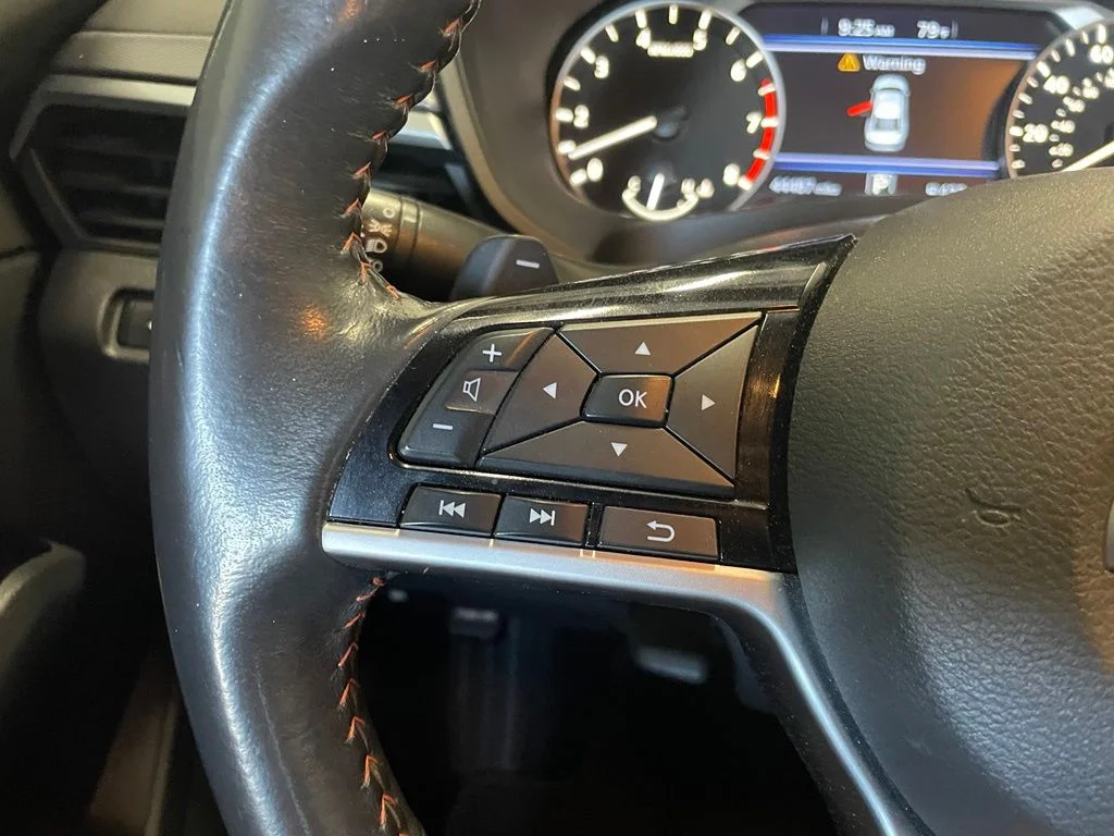 Used 2023 White Nissan 2.5 SR image 12