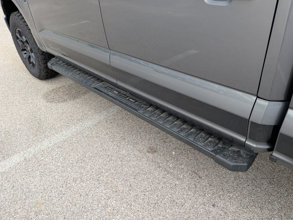 New 2026 Carbonized Gray Metallic Ford XLT image 45
