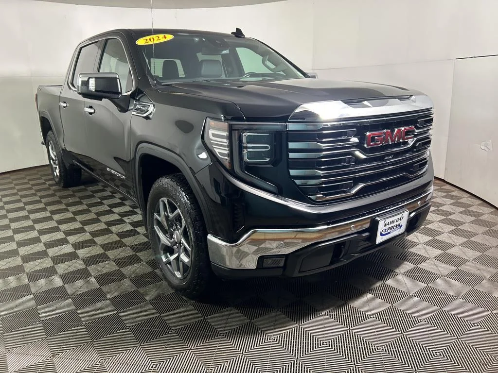Used 2024 Onyx Black GMC SLT image 6