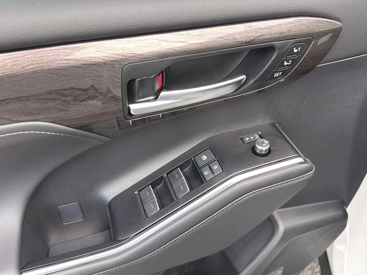 New 2026 Wind Chill Pearl Toyota Limited image 33