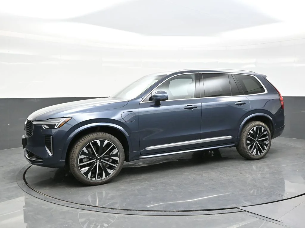 New 2026 Denim Blue Volvo T8 Plus image 3
