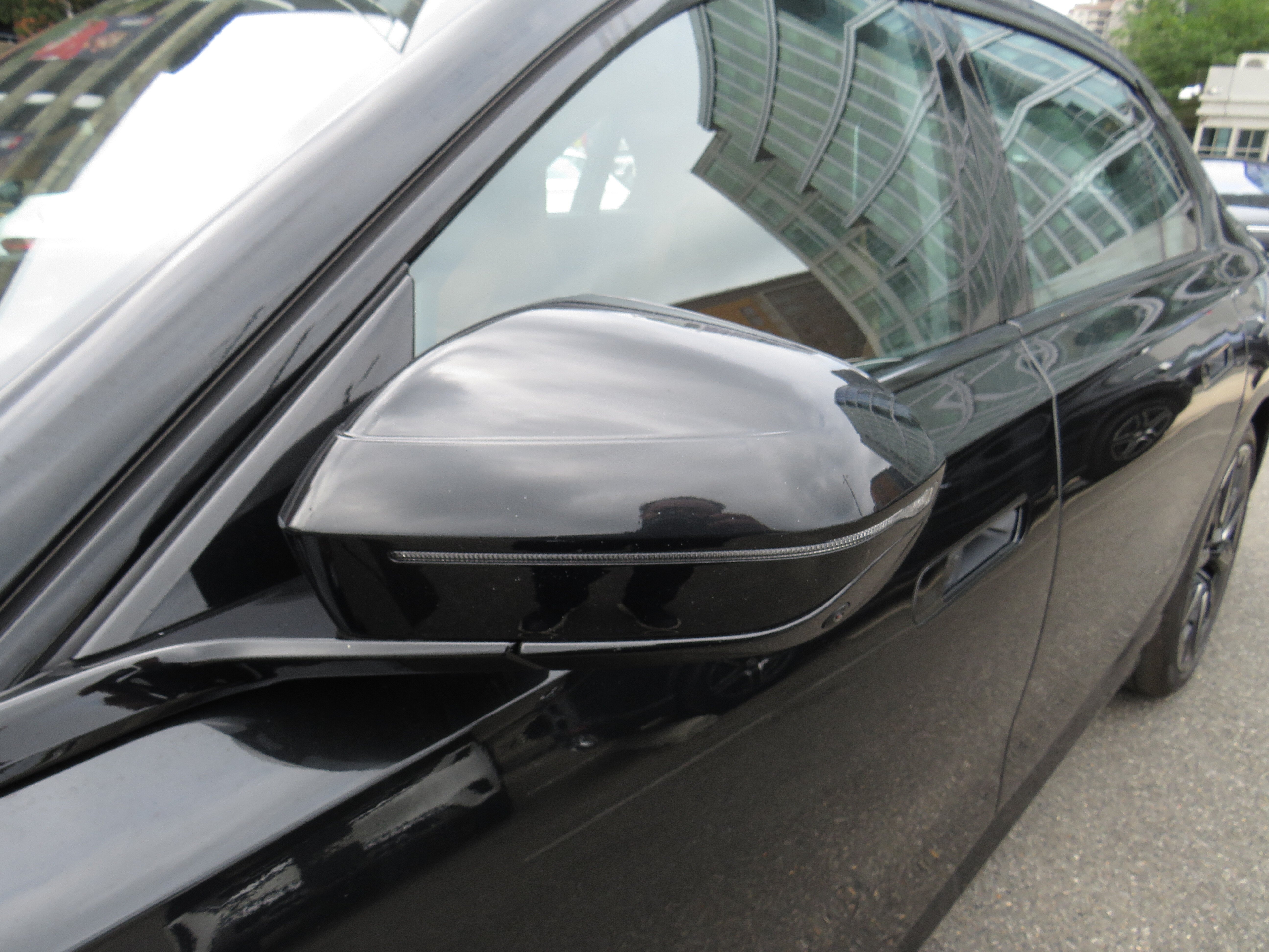 Used 2024 Black Sapphire Metallic BMW 760i xDrive image 27