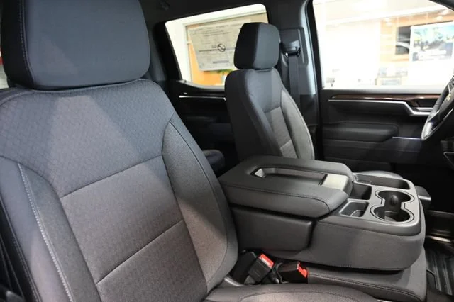 New 2026 Summit White Chevrolet LT (2FL) image 9