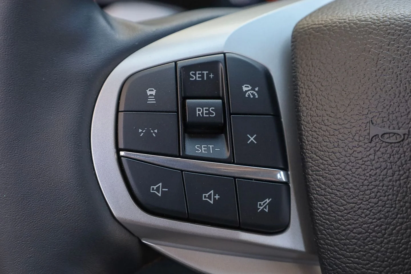 New 2026 Space White Metallic Ford Active image 27