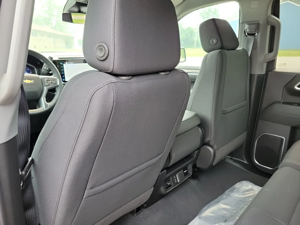 New 2026 Sterling Gray Metallic Chevrolet LT (2FL) image 24