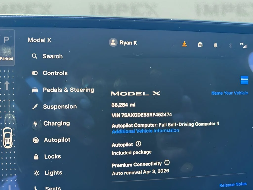 Used 2024  Tesla Base image 25