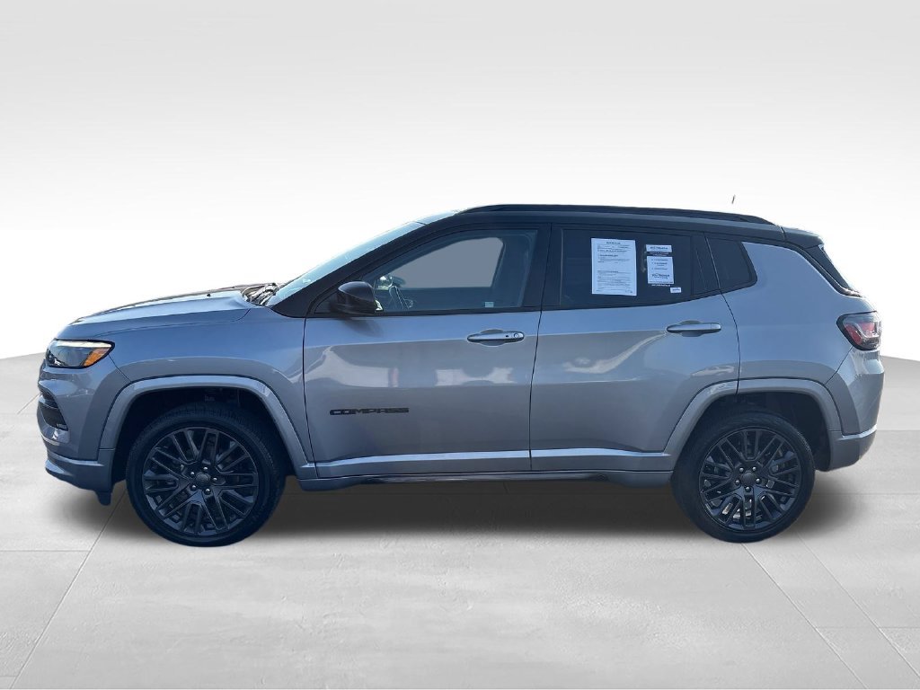 Used 2022 Silver Jeep High Altitude image 2