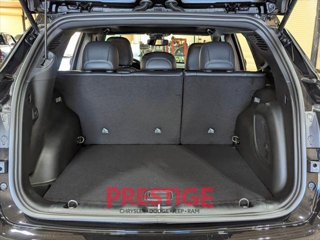 New 2026 Diamond Black Crystal Pearl-Coat Exterior Paint Jeep Trailhawk image 7