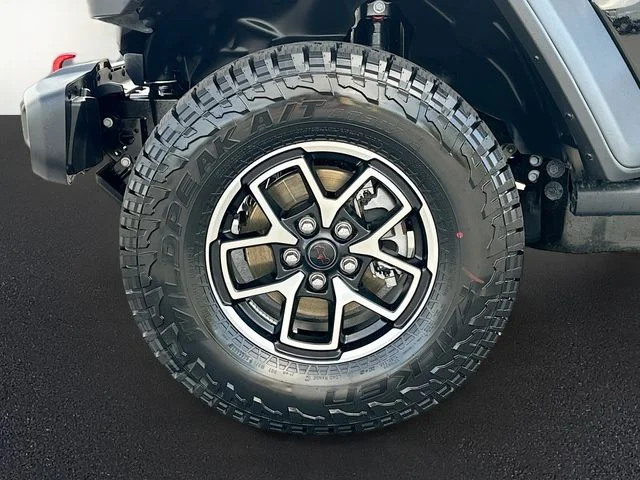 New 2026 Black Clear-Coat Exterior Paint Jeep Rubicon image 20