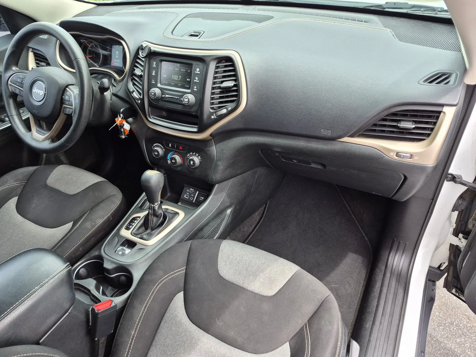 Used 2015 Bright White Clearcoat Jeep Sport image 18