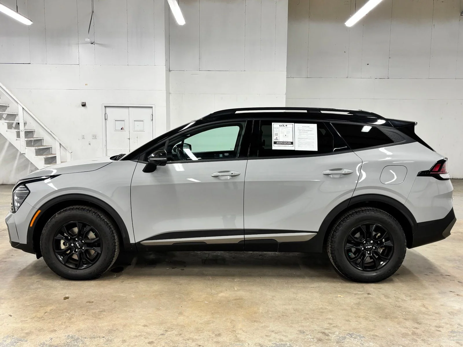 Used 2024 Gray Kia X-Pro Prestige image 4