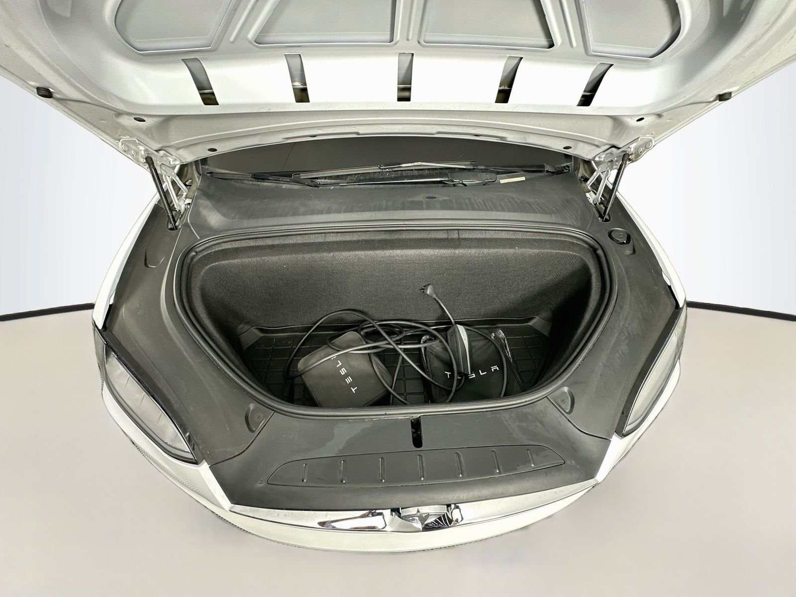 Used 2020 White Tesla Long Range image 31