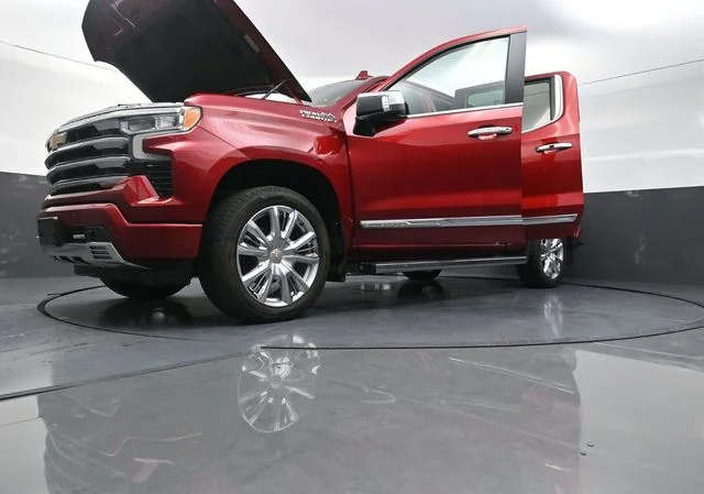 Used 2023 Red Chevrolet High Country image 31