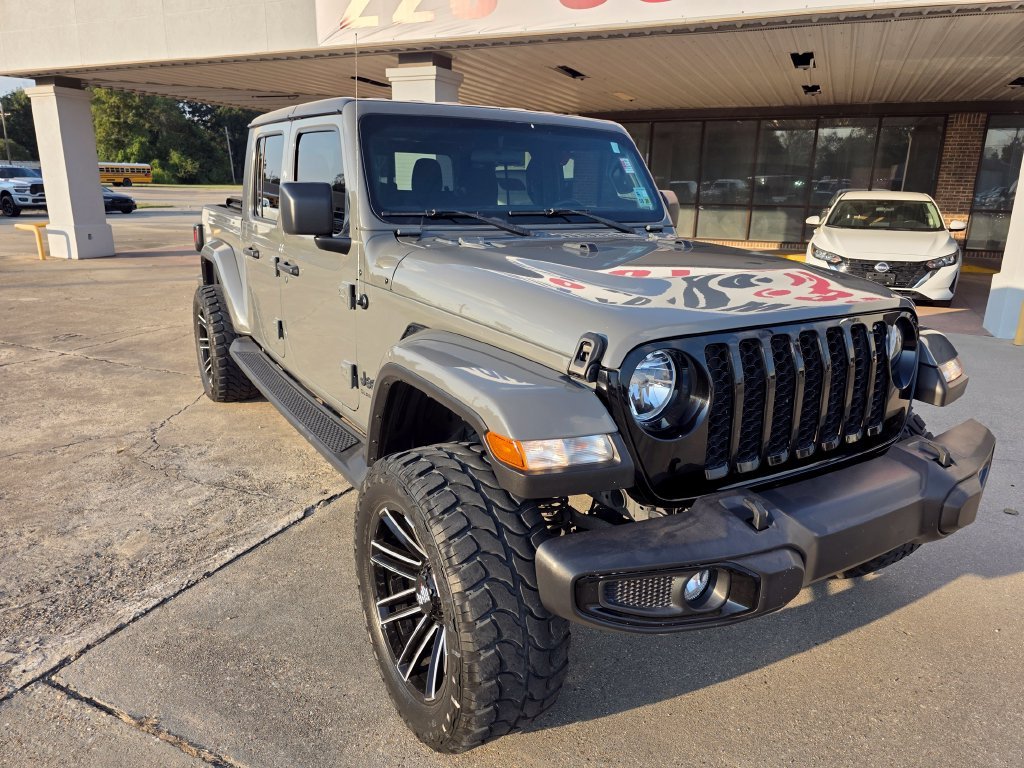 Used 2021 Gray Jeep Willys image 2