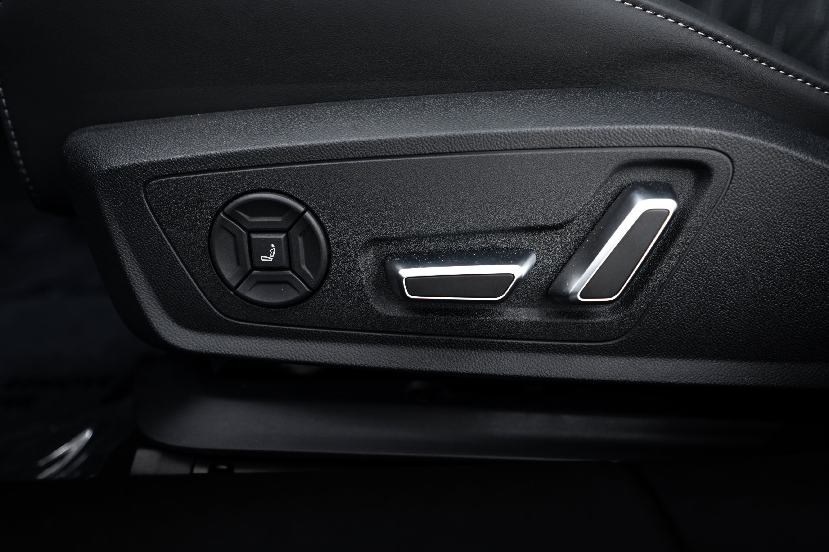 New 2025 Daytona Gray Audi Premium Plus image 15