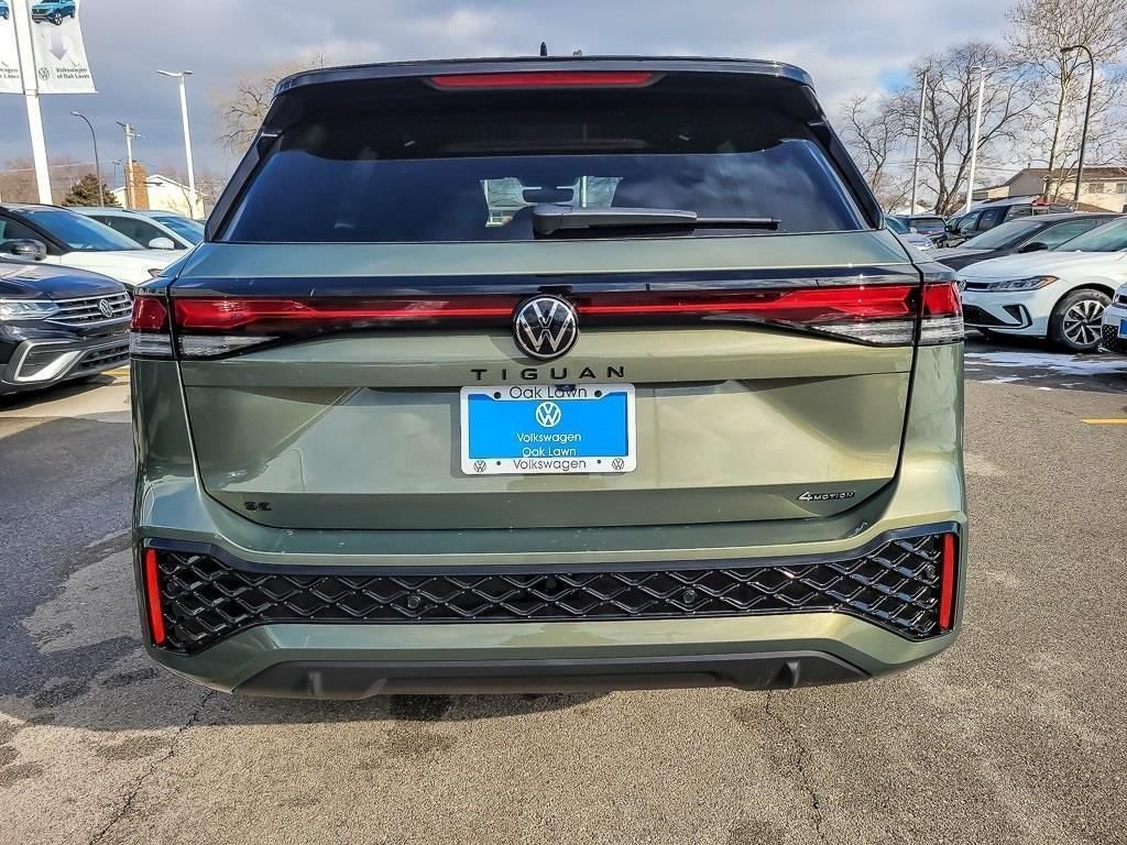 New 2026 Avocado Green w/Deep Black Roof Volkswagen 2.0T SE R-Line Black image 4
