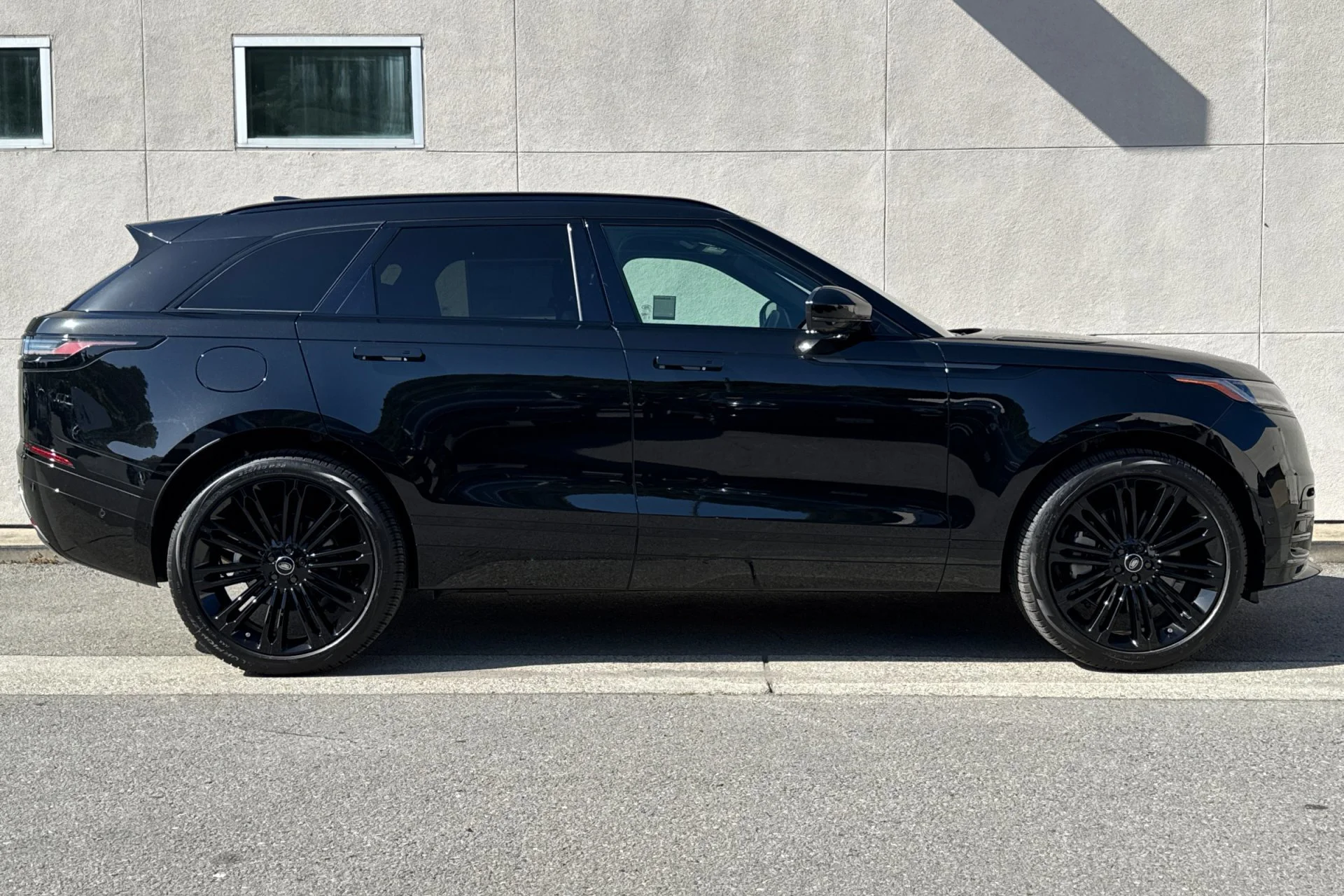 2026 Land Rover Range Rover Velar Dynamic SE - Photo 8