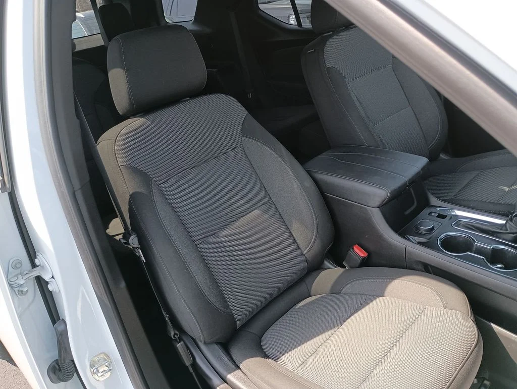 Used 2023 White Chevrolet LT image 33