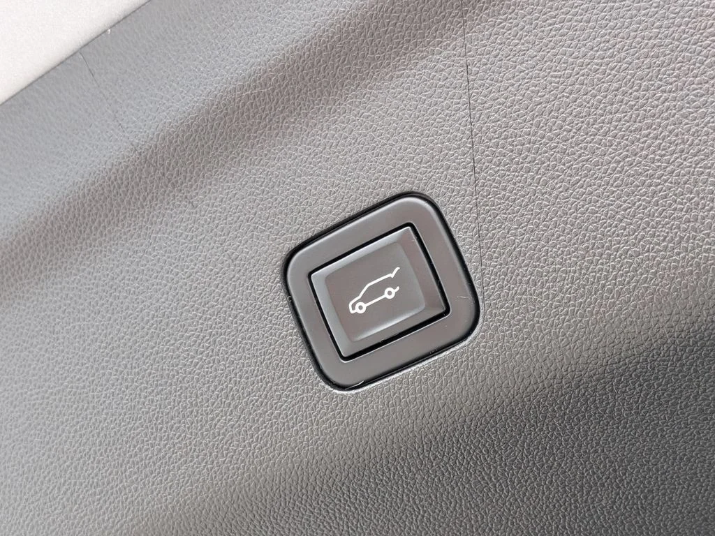 Used 2023 Silver Cadillac Sport image 12