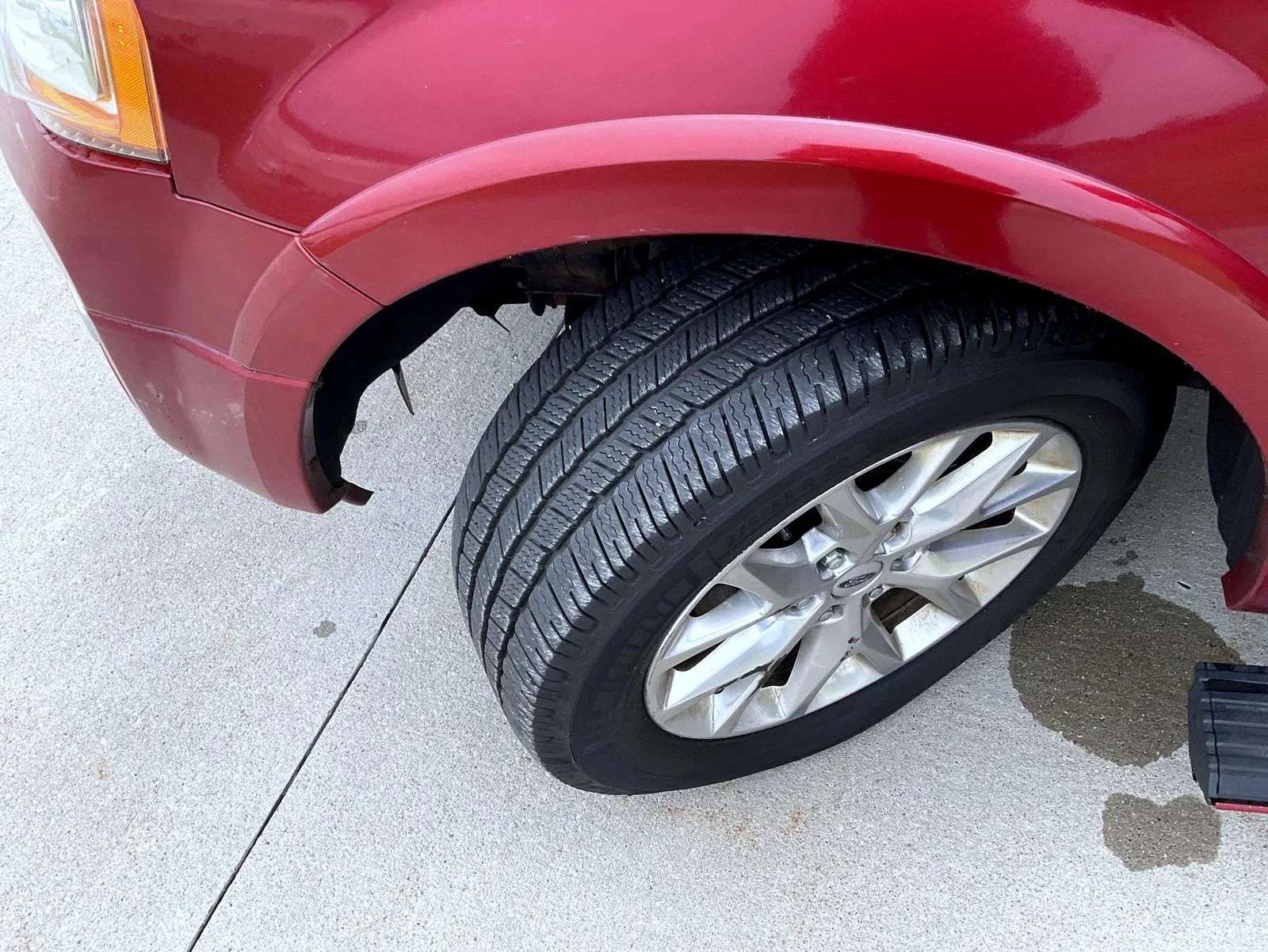 Used 2015 Red Ford Limited image 25