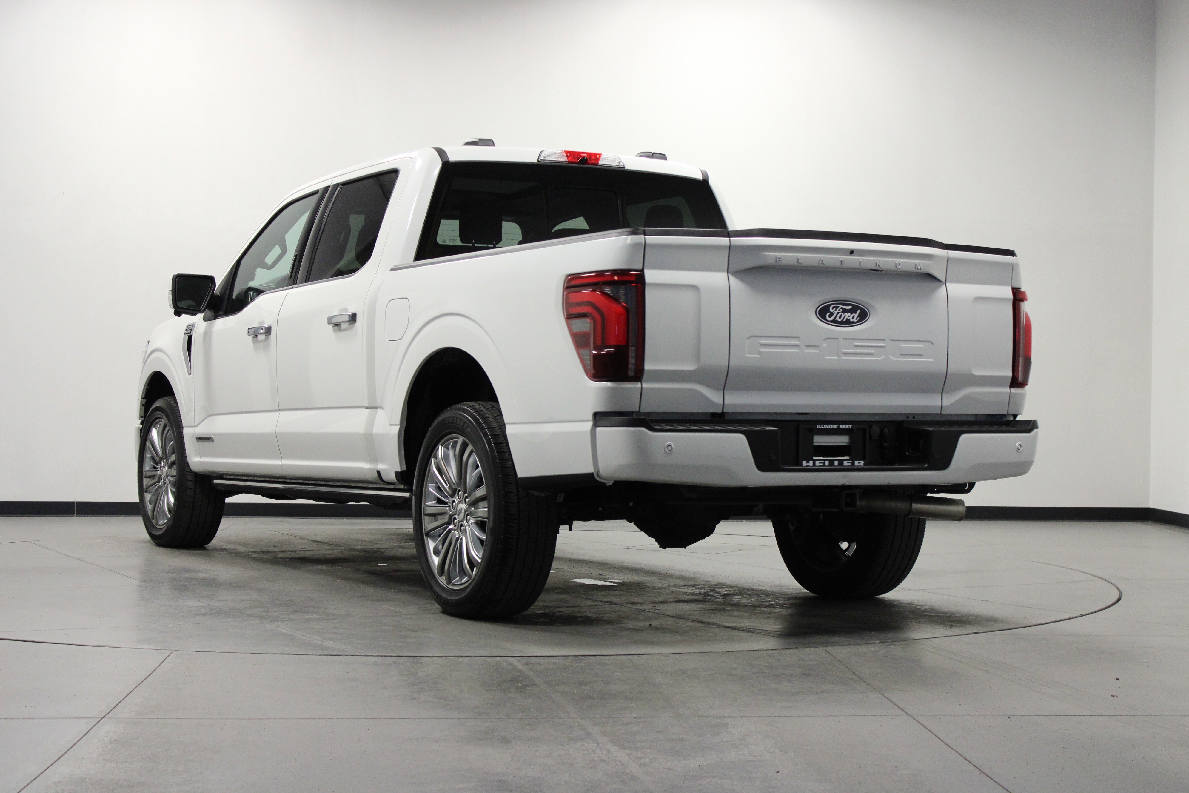 Used 2024 Star White Metallic Tri-Coat Ford Platinum image 6