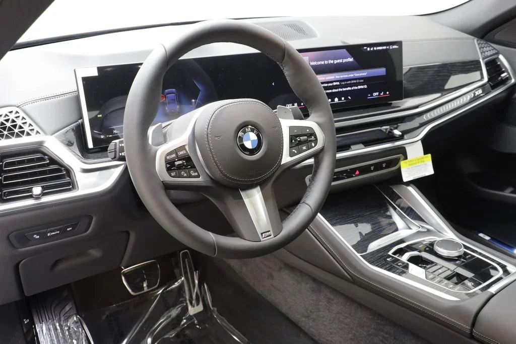 New 2027 BLACK SAPPHIRE BMW xDrive40i image 8