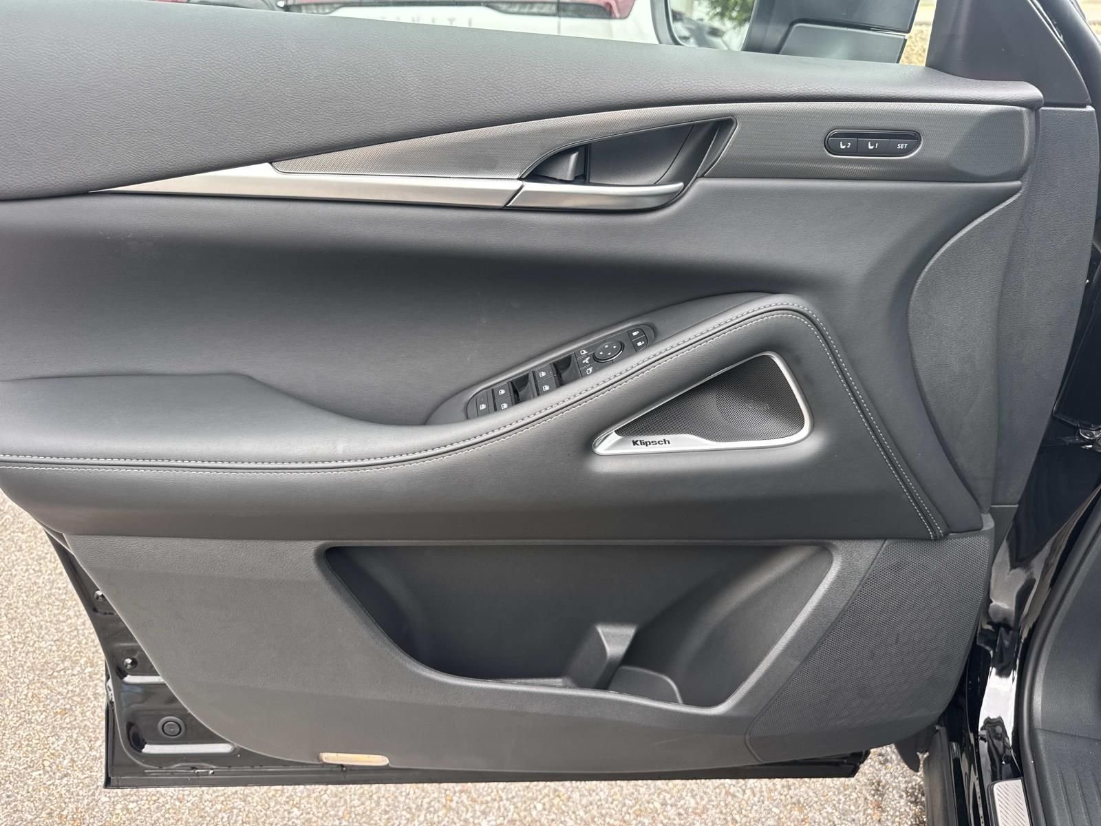 New 2027 MINERAL BLACK INFINITI Luxe AWD image 14