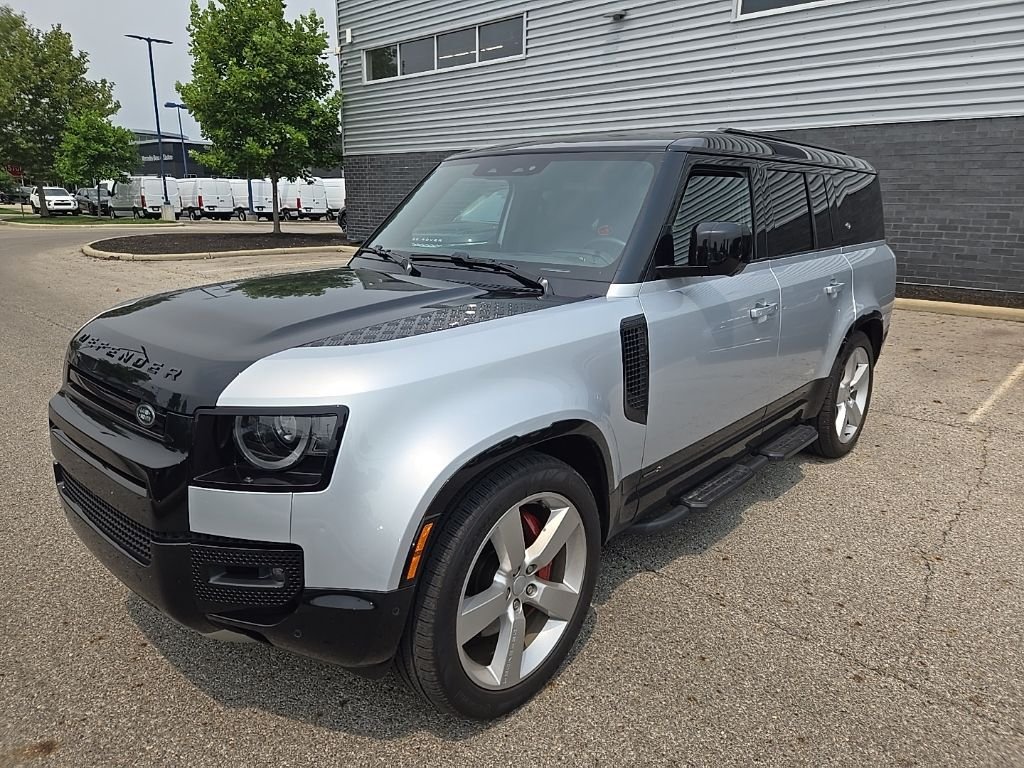 Used 2024 Hakuba Silver Metallic Land Rover X image 1