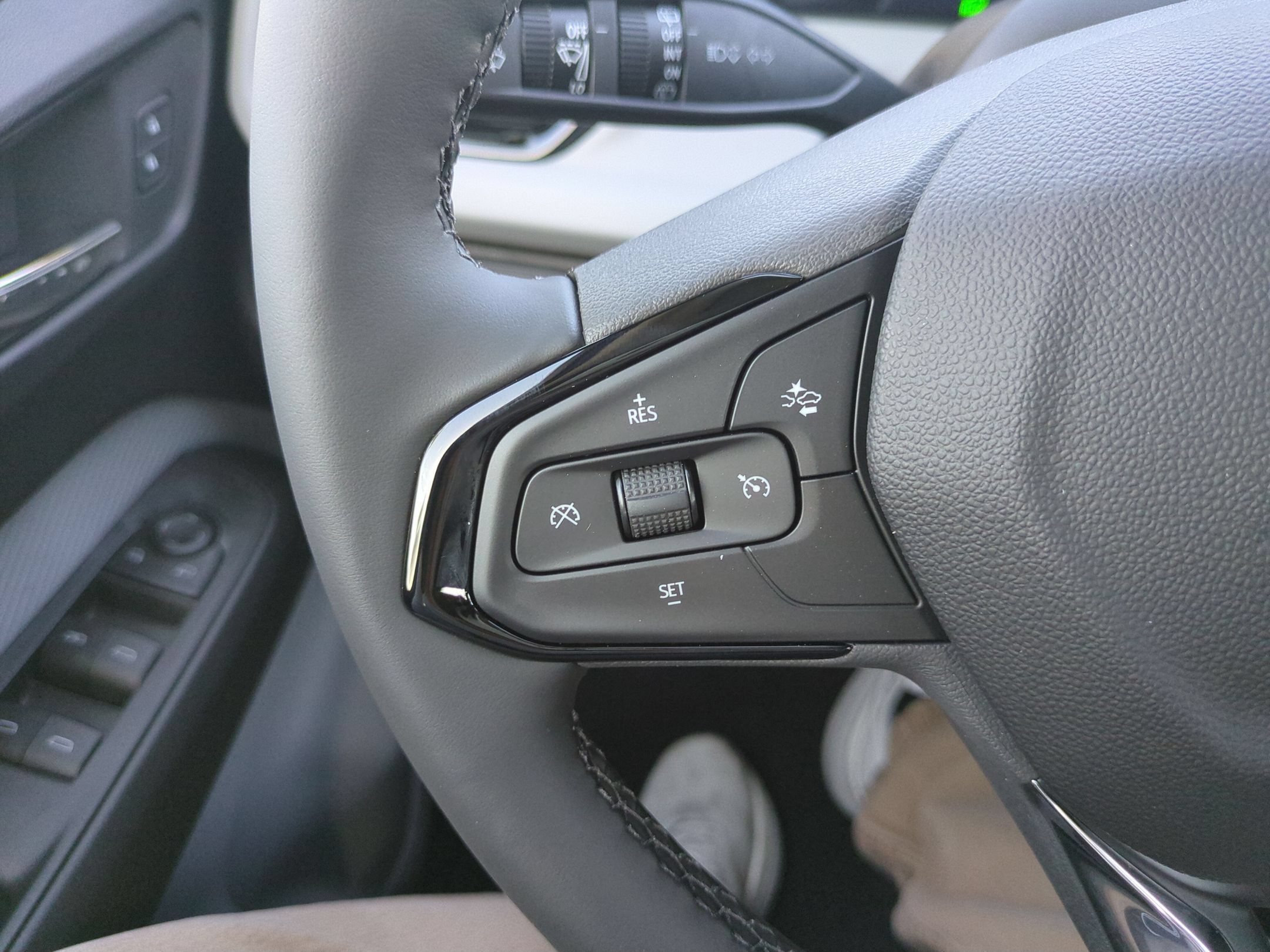 2027 Chevrolet Bolt LT - Photo 21