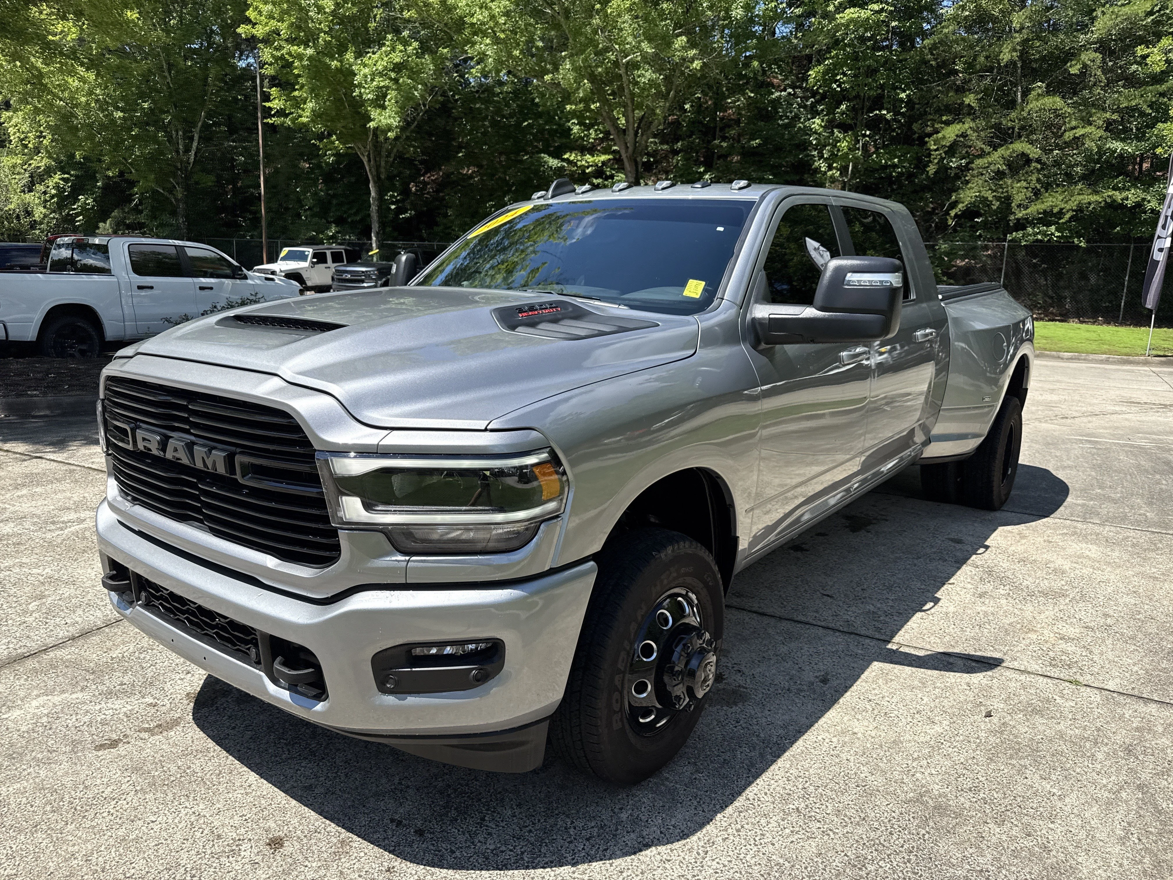 Used 2024 Billet Silver Metallic Clearcoat Ram Laramie image 3