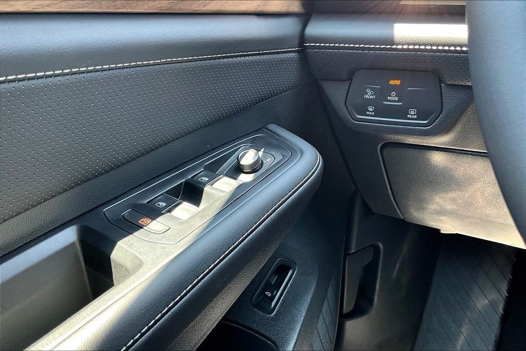 New 2026  Volkswagen 2.0T SE w/Technology image 15