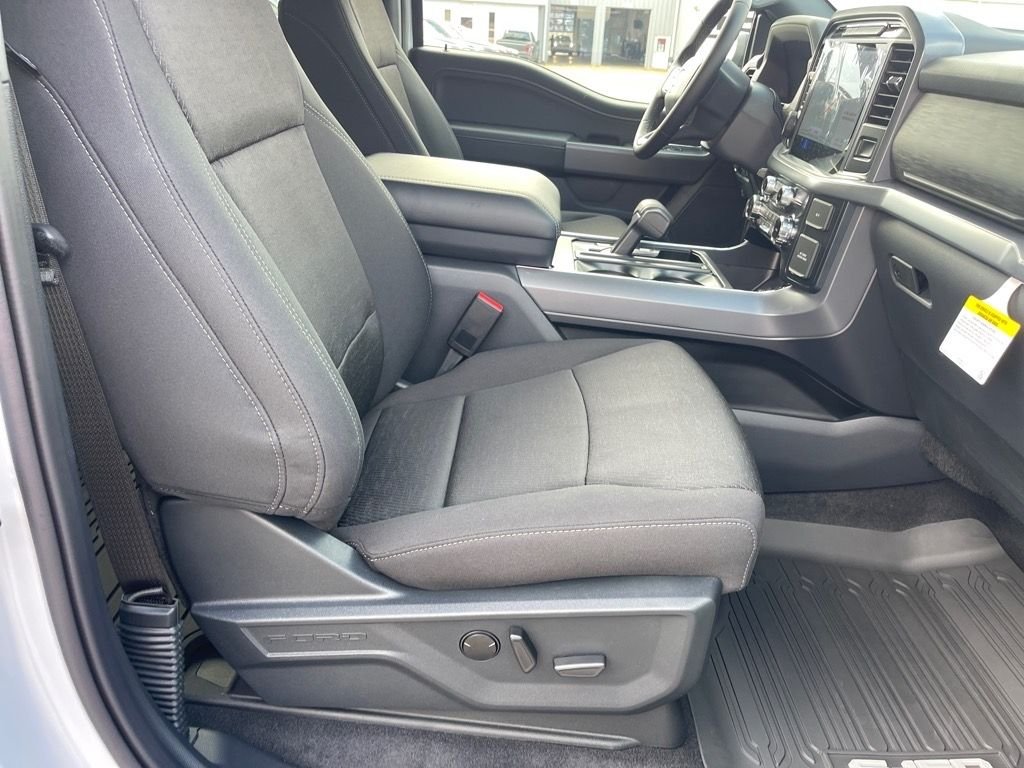 2025 Ford F-150 XLT - Photo 14
