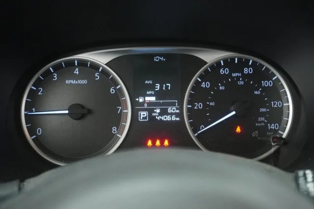 Used 2025  Nissan S image 17
