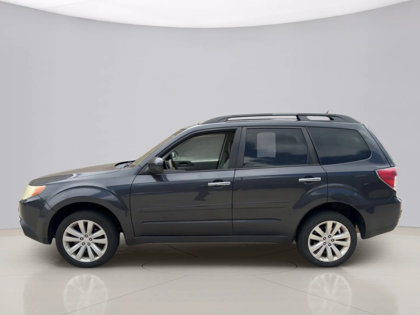 Used 2013 Gray Subaru 2.5X PREM image 2