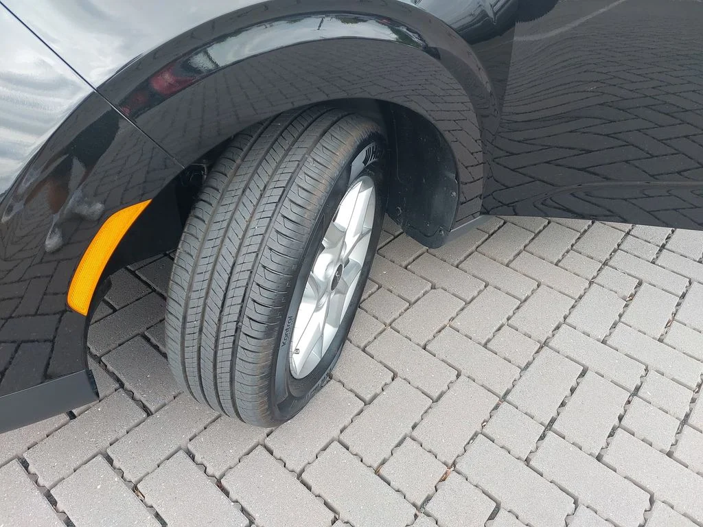 Used 2025 Black Kia LX image 29