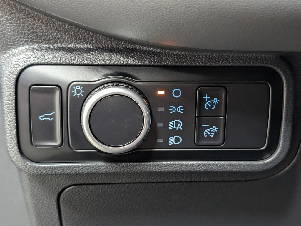 Certified Used 2025 Vapor Blue Metallic Ford Active image 10