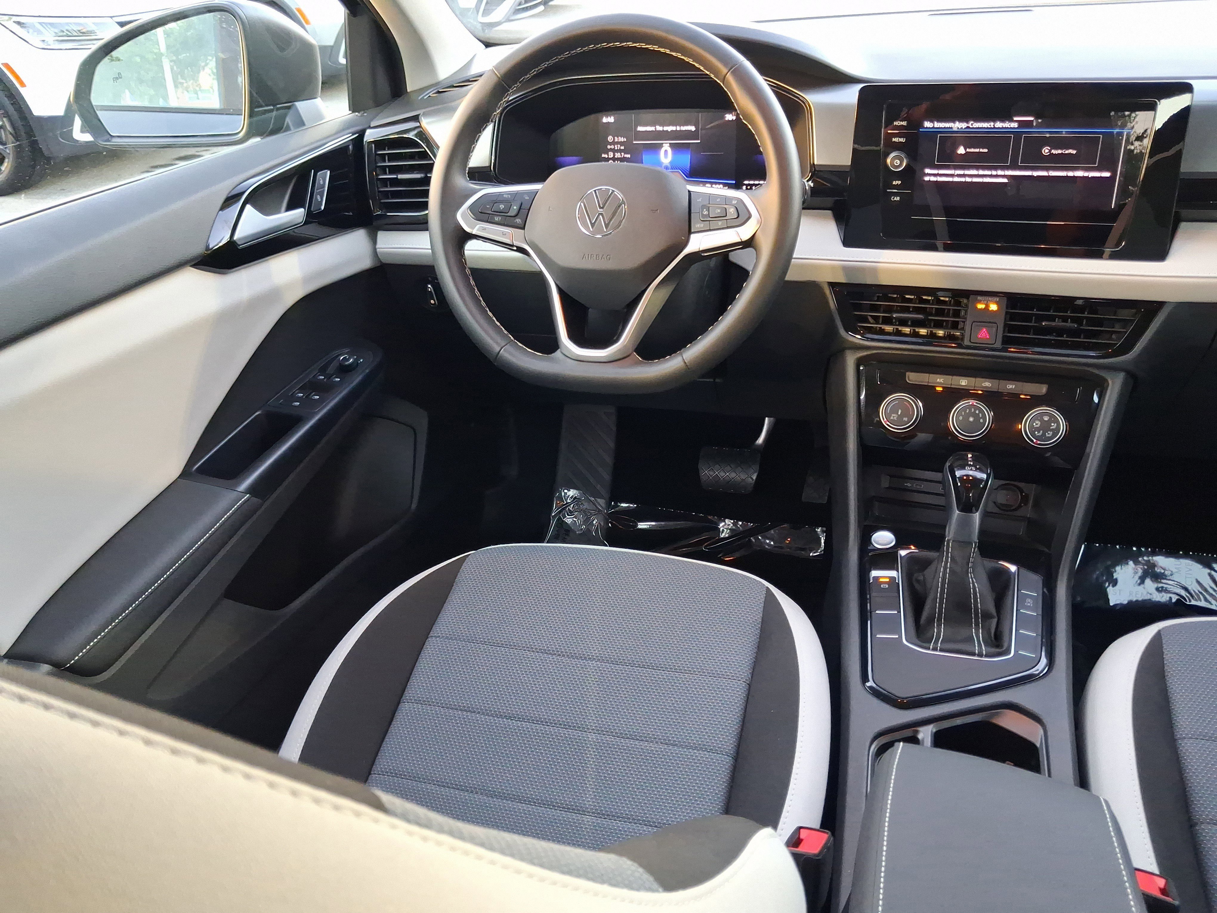 2025 Volkswagen Taos S - Photo 10