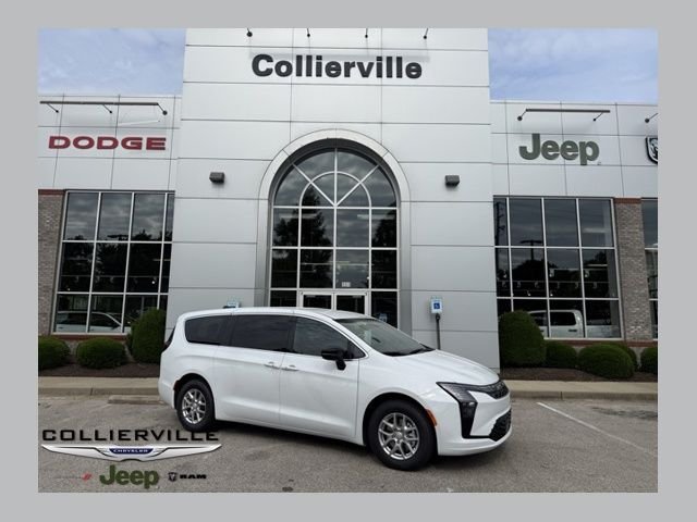 2027 Chrysler Pacifica Select's photo