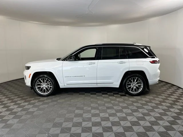 Used 2023 White Jeep Summit image 4