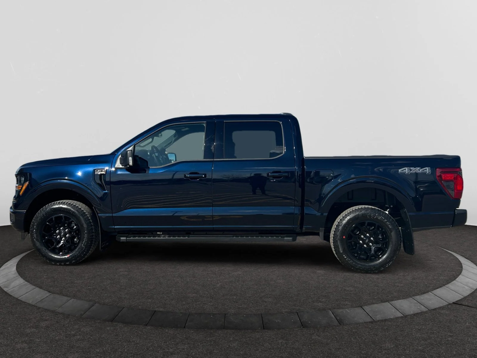 New 2026 Antimatter Blue Metallic Ford XLT image 2