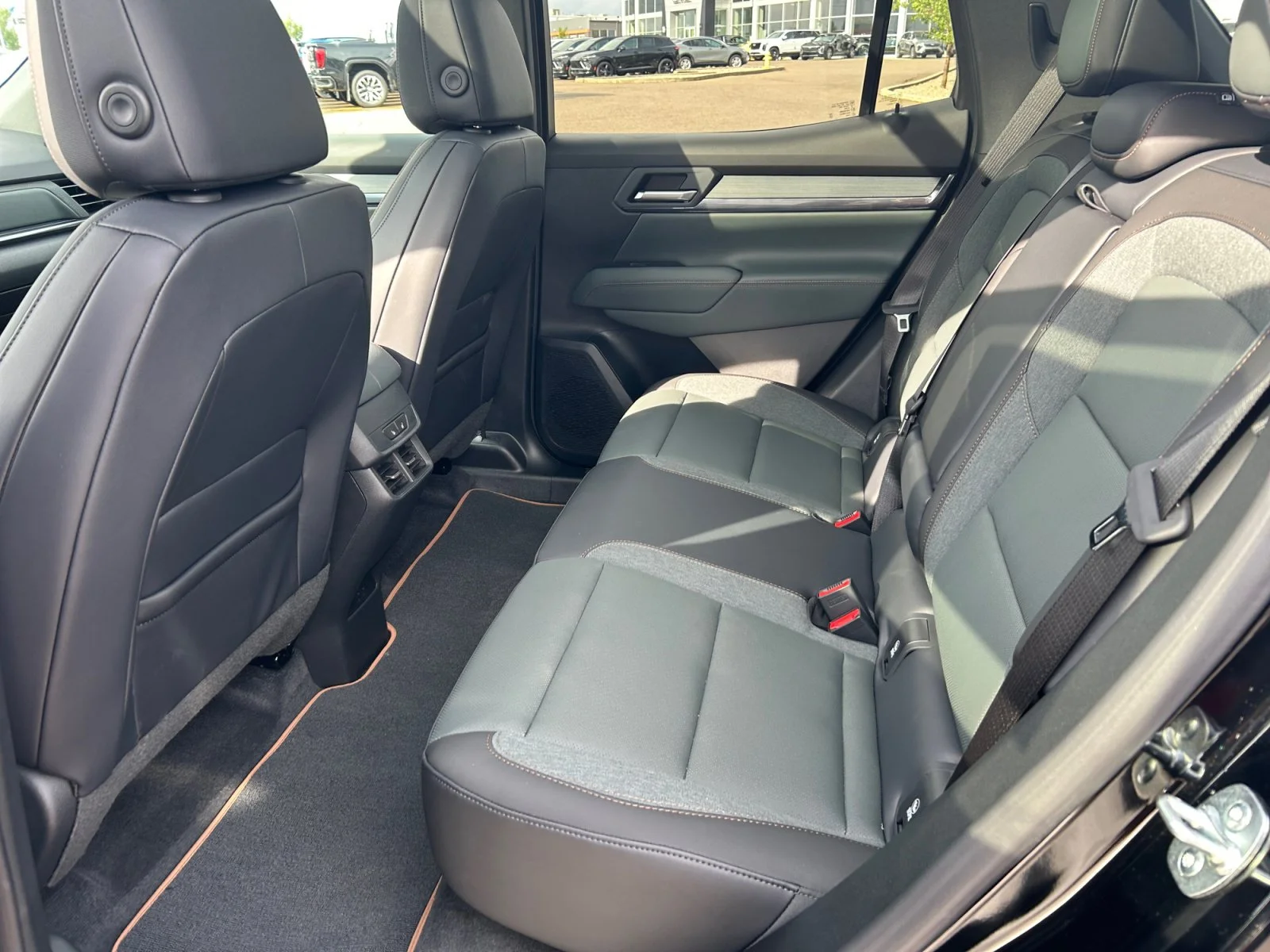 New 2027 Ebony Twilight Metallic GMC AWD AT4 image 19