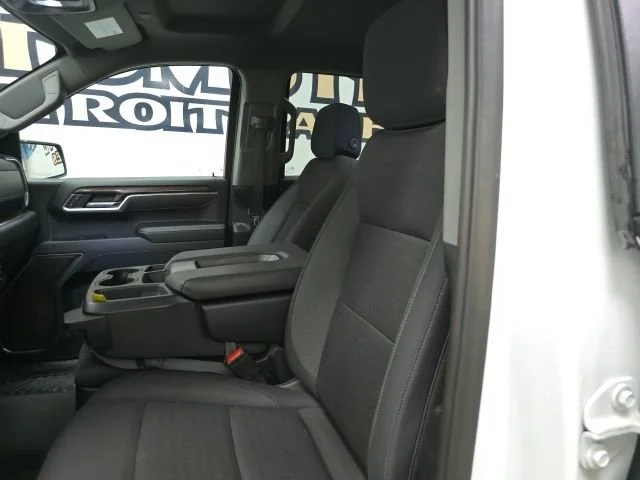 2025 Chevrolet Silverado 1500 LT - Photo 18